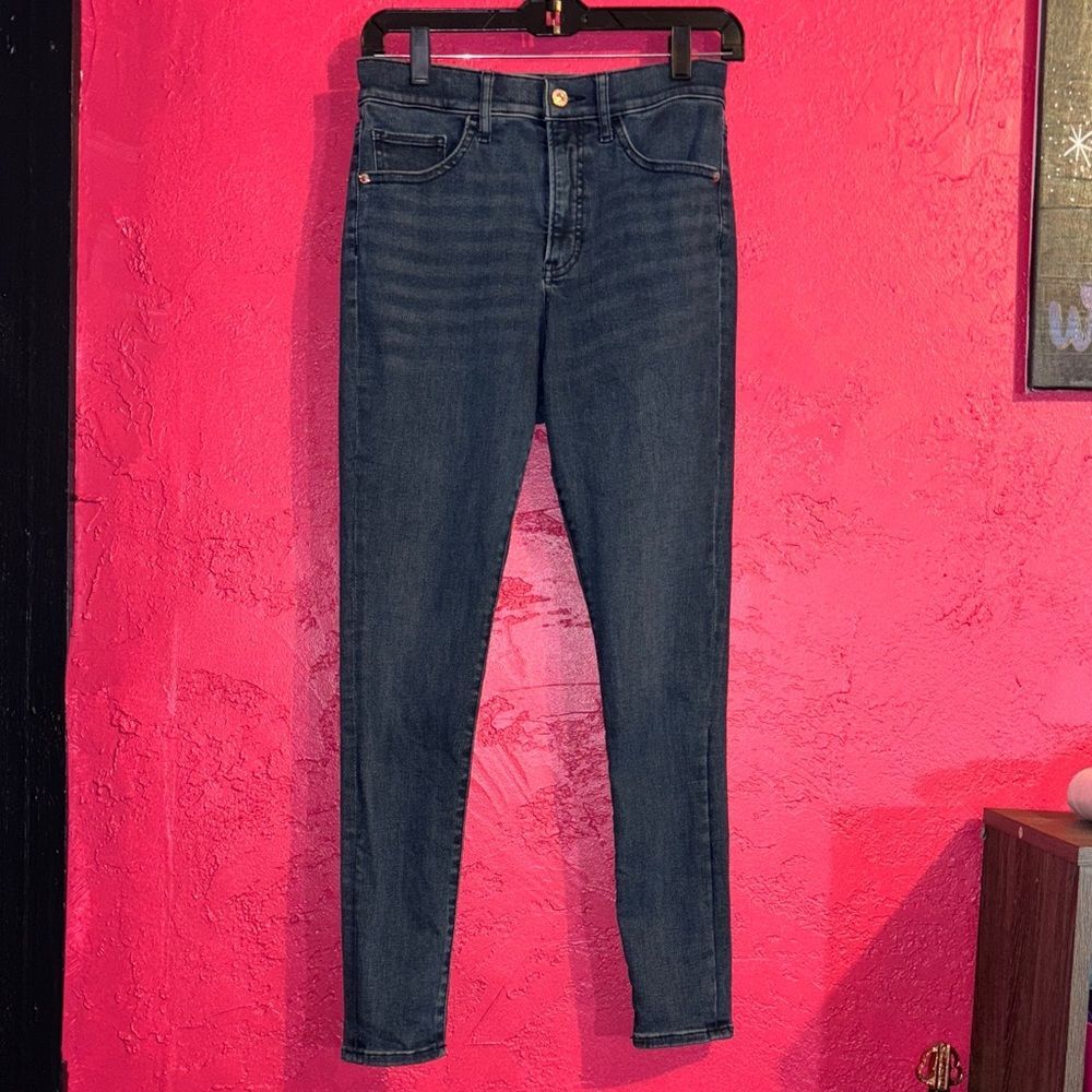 Express skinny high rise jeans with hyper stretch. Sz 4.